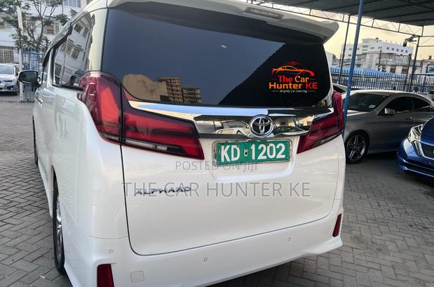 Toyota Alphard 2.5 Petrol FWD 2020 White