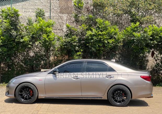 Toyota Mark X 2017