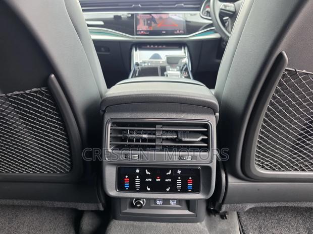 Audi Q8 2021 Pearl