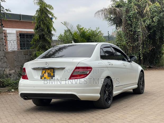Mercedes-Benz C200 2009 White