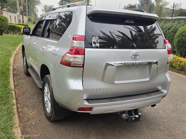 Toyota Land Cruiser Prado 2012 Silver