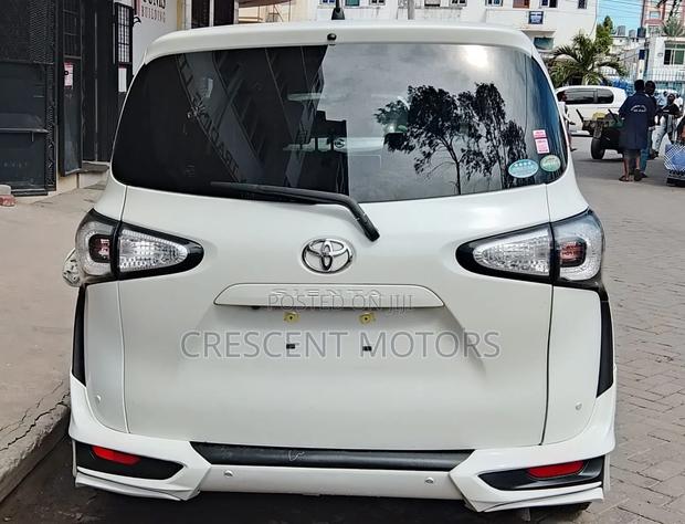 Toyota Sienta 2020 Pearl