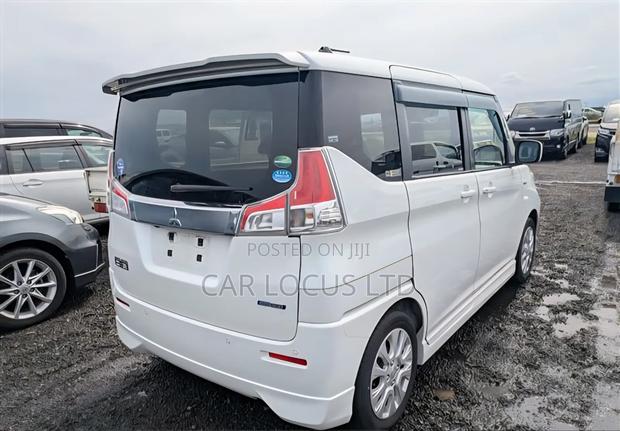 Mitsubishi Delica 2019 White