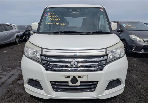 Mitsubishi Delica 2019 White
