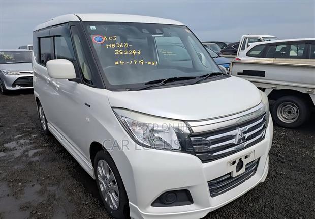 Mitsubishi Delica 2019 White