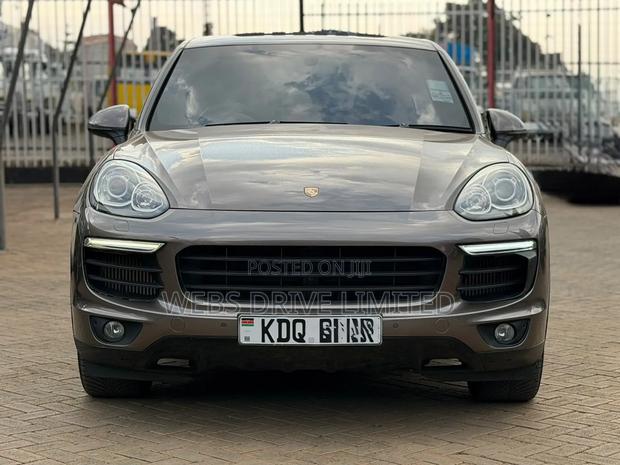 Porsche Cayenne 2016 Burgundy