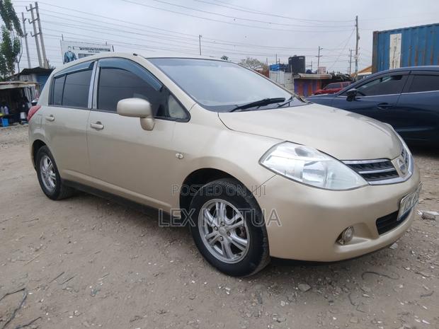 Nissan Tiida 2010 Beige