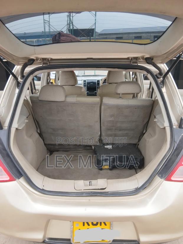Nissan Tiida 2010 Beige