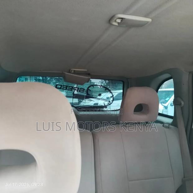 Toyota RAV4 Base AWD 2001 White
