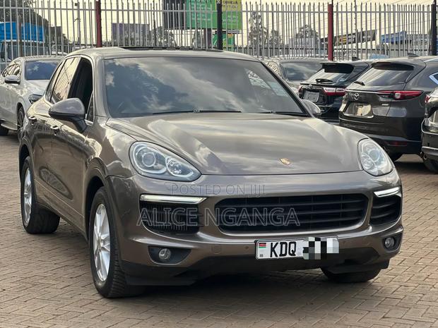 Porsche Cayenne 2016 Gray