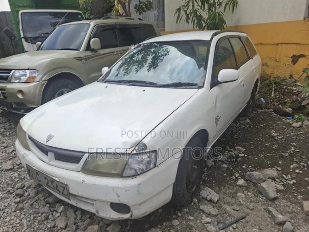 Nissan Wingroad 2001 White