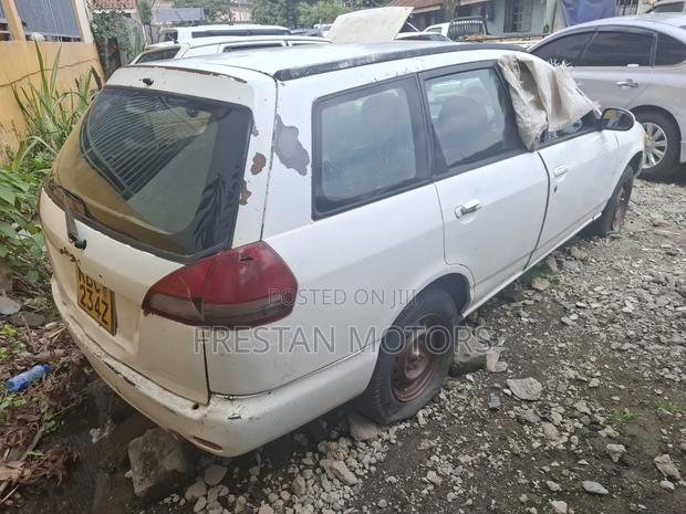 Nissan Wingroad 2001 White