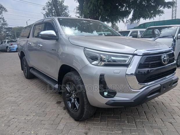 Toyota Hilux 2021 Silver