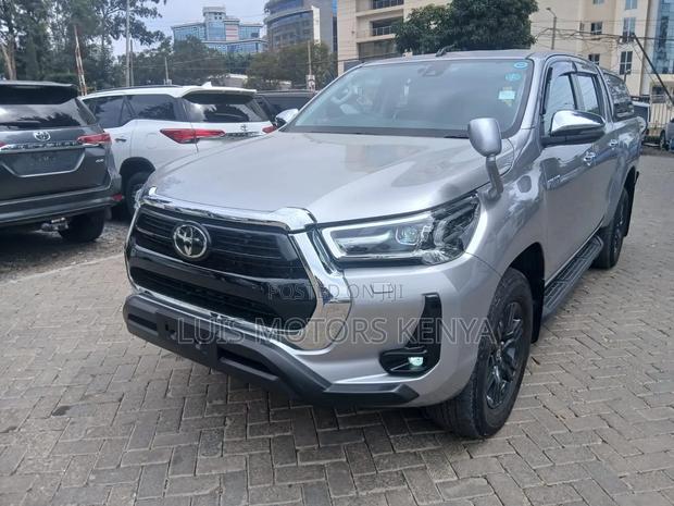 Toyota Hilux 2021 Silver