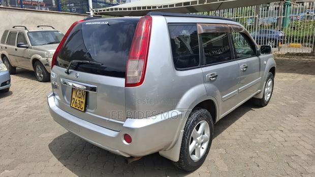 Nissan X-Trail 2004 Gray