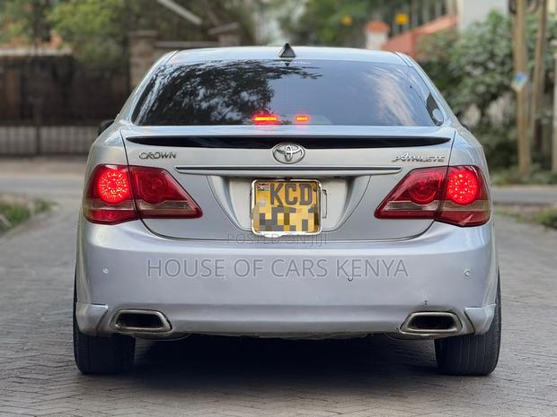 Toyota Crown 2009 Silver