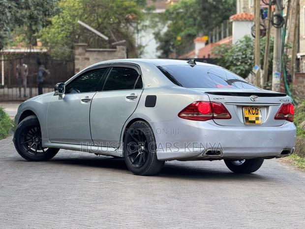 Toyota Crown 2009 Silver
