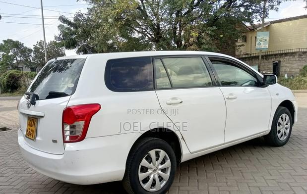 Toyota Corolla Fielder 2010 White