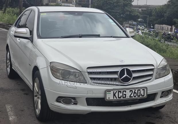 Mercedes-Benz C200 2009 White