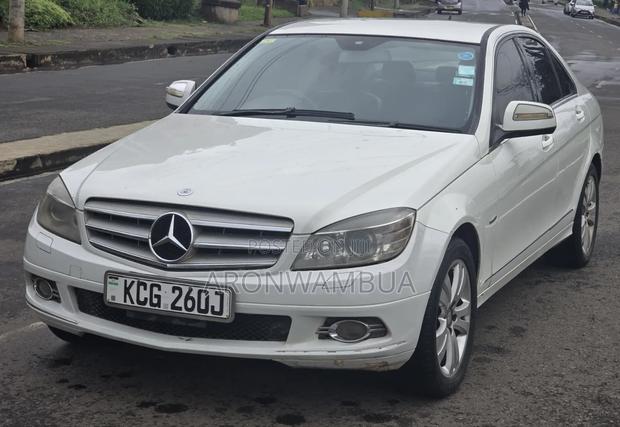 Mercedes-Benz C200 2009 White