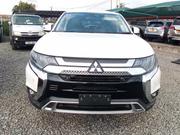 Mitsubishi Outlander 2018 White for sale