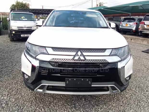 Mitsubishi Outlander 2018 White