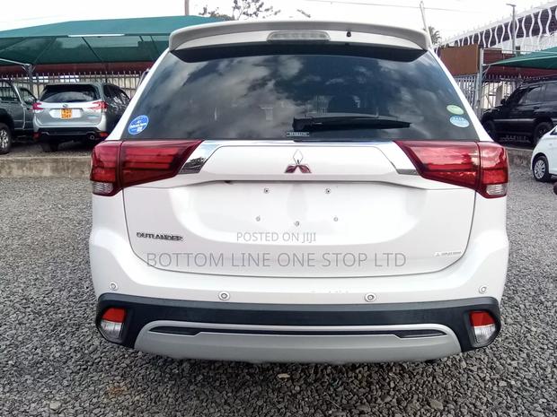 Mitsubishi Outlander 2018 White