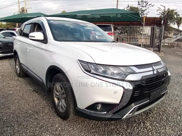 Mitsubishi Outlander 2018 White