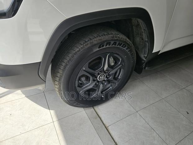Toyota Land Cruiser 2021 White