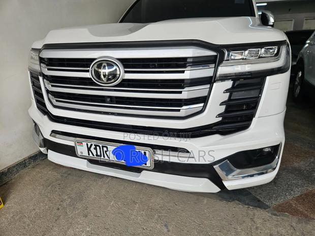 Toyota Land Cruiser 2020 White