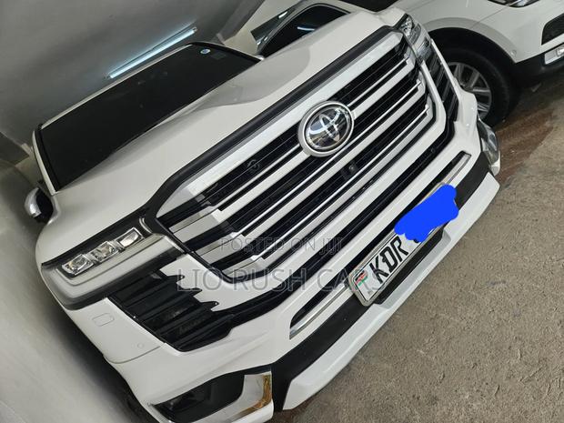 Toyota Land Cruiser 2020 White