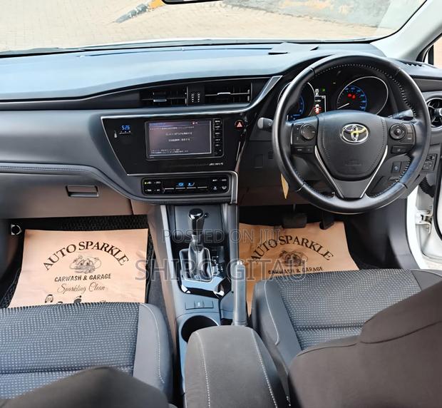 Toyota Auris 2017 White