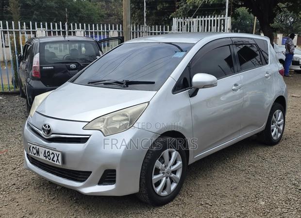 Toyota Ractis 2012