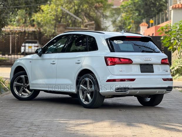 Audi Q5 2.0T Premium AWD quattro 2019 White