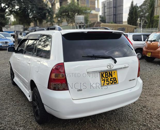 Toyota Corolla Fielder 2004 White