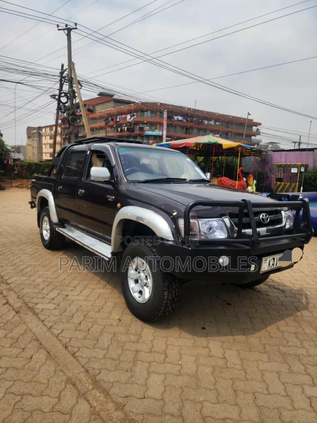 Toyota Hilux 2003 Brown