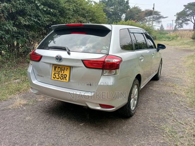 Toyota Corolla Fielder 2016 Silver