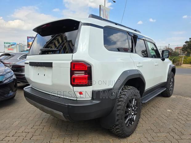 Toyota Land Cruiser Prado 2024 White