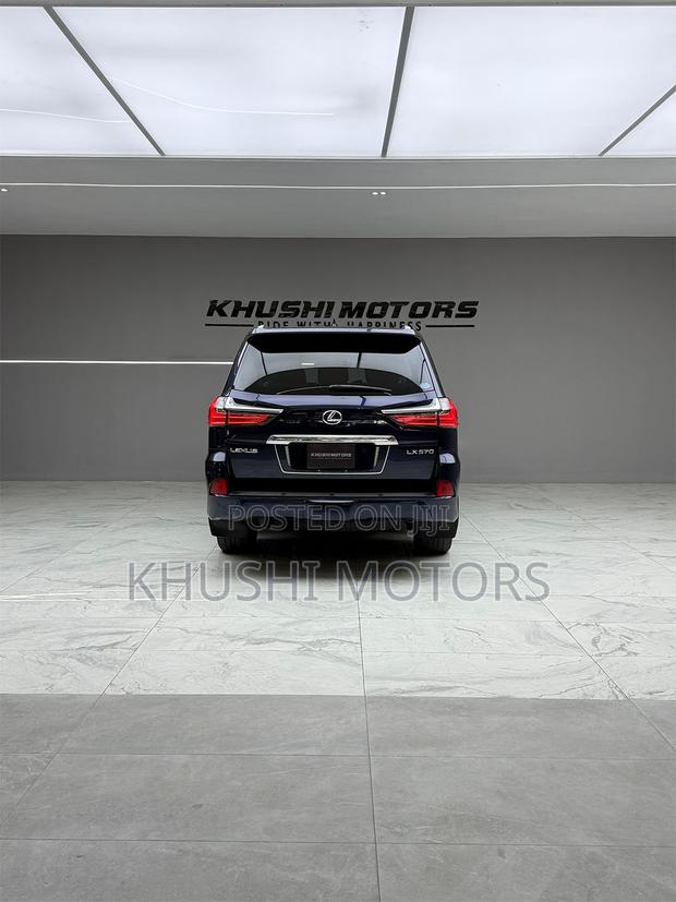 Lexus LX 2019 Blue