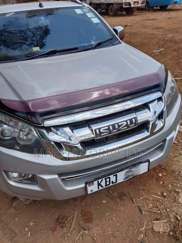Isuzu D-MAX 2015 Silver