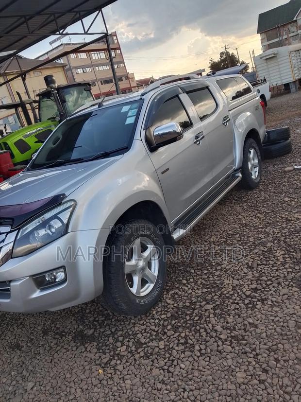 Isuzu D-MAX 2015 Silver