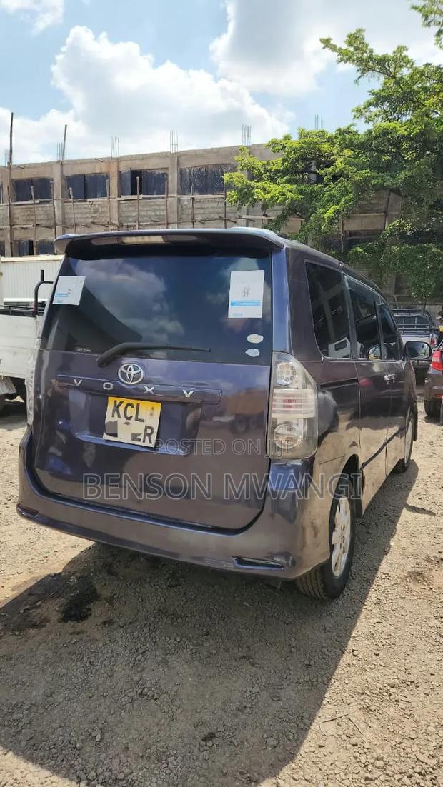 Toyota Voxy 2010 Purple