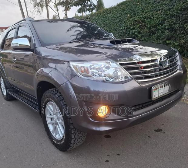 Toyota Fortuner 2015 Gray