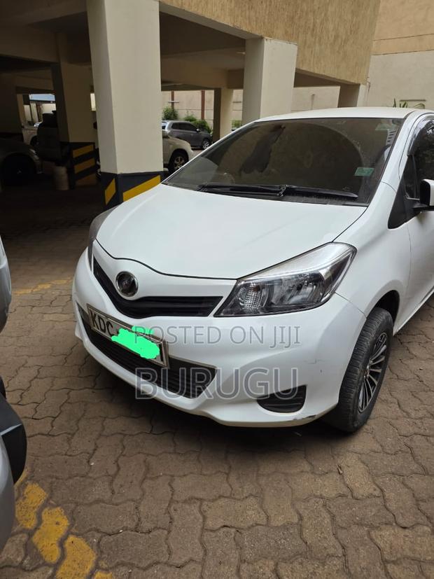 Toyota Vitz 2014 White