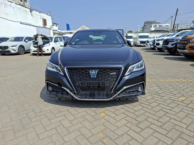 Toyota Crown 2020 Black