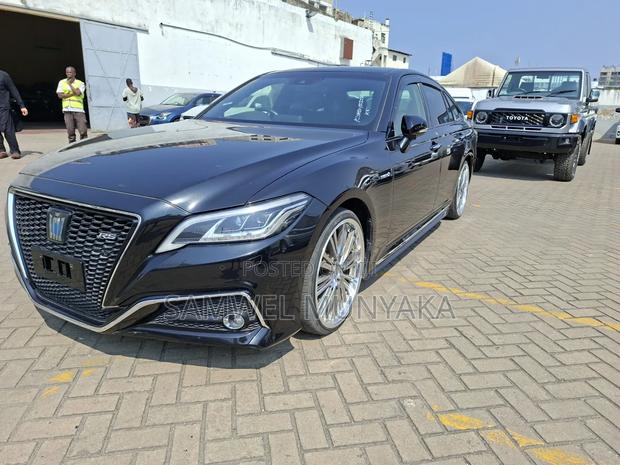 Toyota Crown 2020 Black