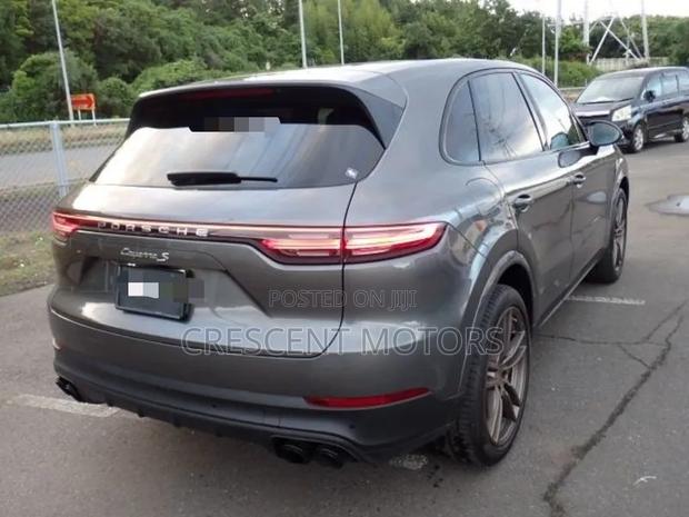 Porsche Cayenne 2020 Gray