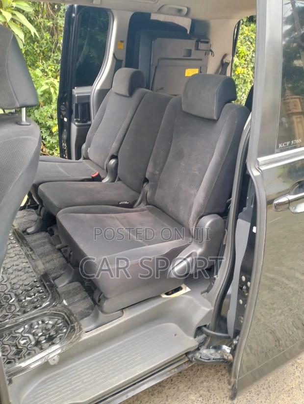 Toyota Noah 2009 Black