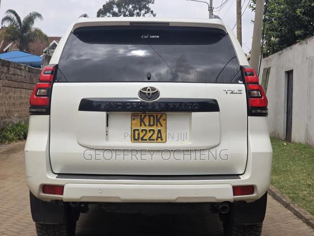Toyota Land Cruiser Prado 2018 White