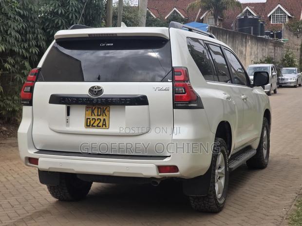 Toyota Land Cruiser Prado 2018 White